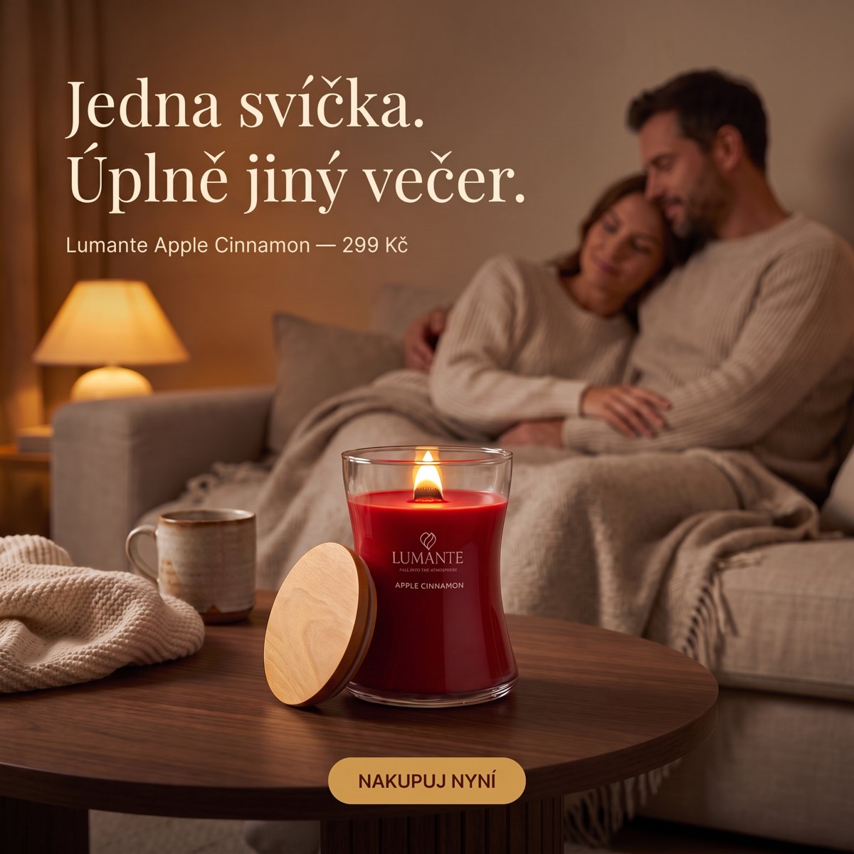 Banner: pár na pohovce, svíčka na stolku, titulek Jedna svíčka. Úplně jiný večer.